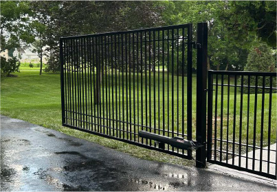 alt-black-sliding-fence